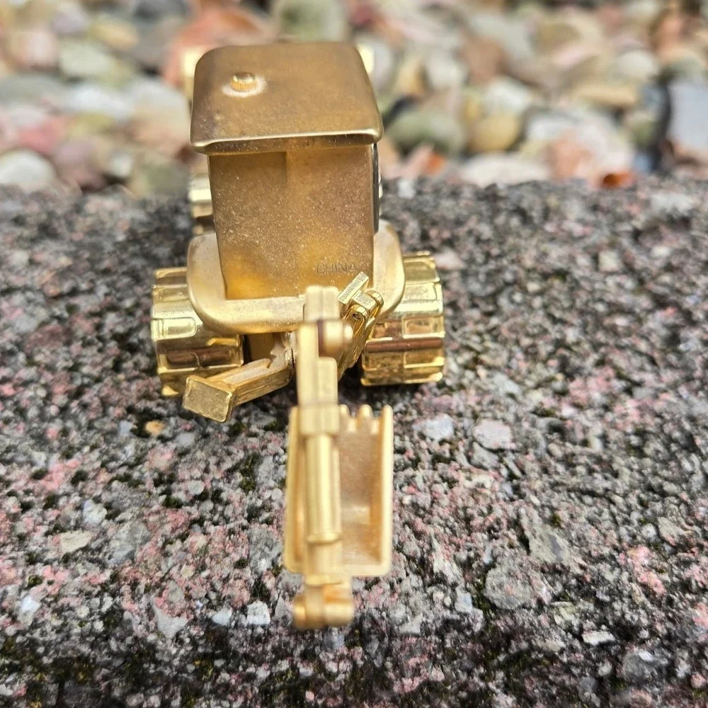 Vintage Xandu Quartz Tractor Desk Clock Gold Tone Construction Vehicle Novelty
